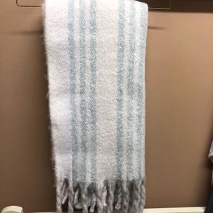 NWT Aldo warm scarf